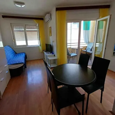 With Parking Space - 23346 Appartement *