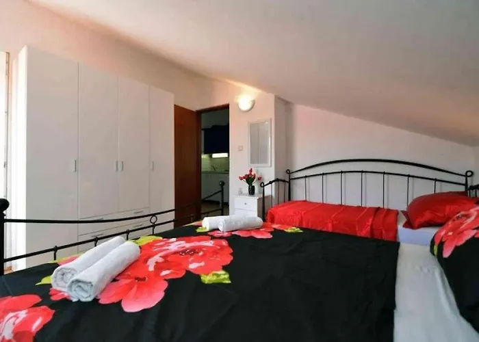 With Parking Space - 23346 Vodice